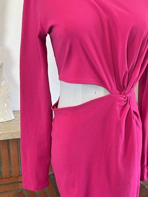cut out robe rose