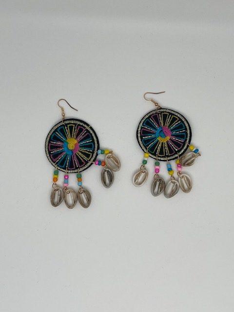 Boucles d'oreilles cauris pendantes multicolore